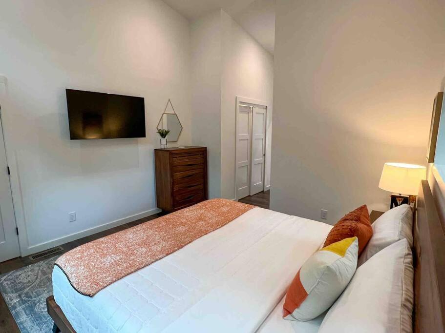 Modern Mountain Getaway With Hot Tub, Fire Pit Villa Sautee Nacoochee Ngoại thất bức ảnh
