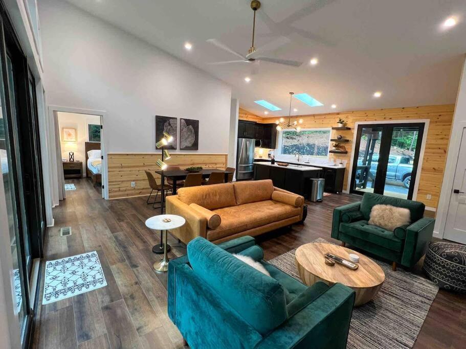 Modern Mountain Getaway With Hot Tub, Fire Pit Villa Sautee Nacoochee Ngoại thất bức ảnh